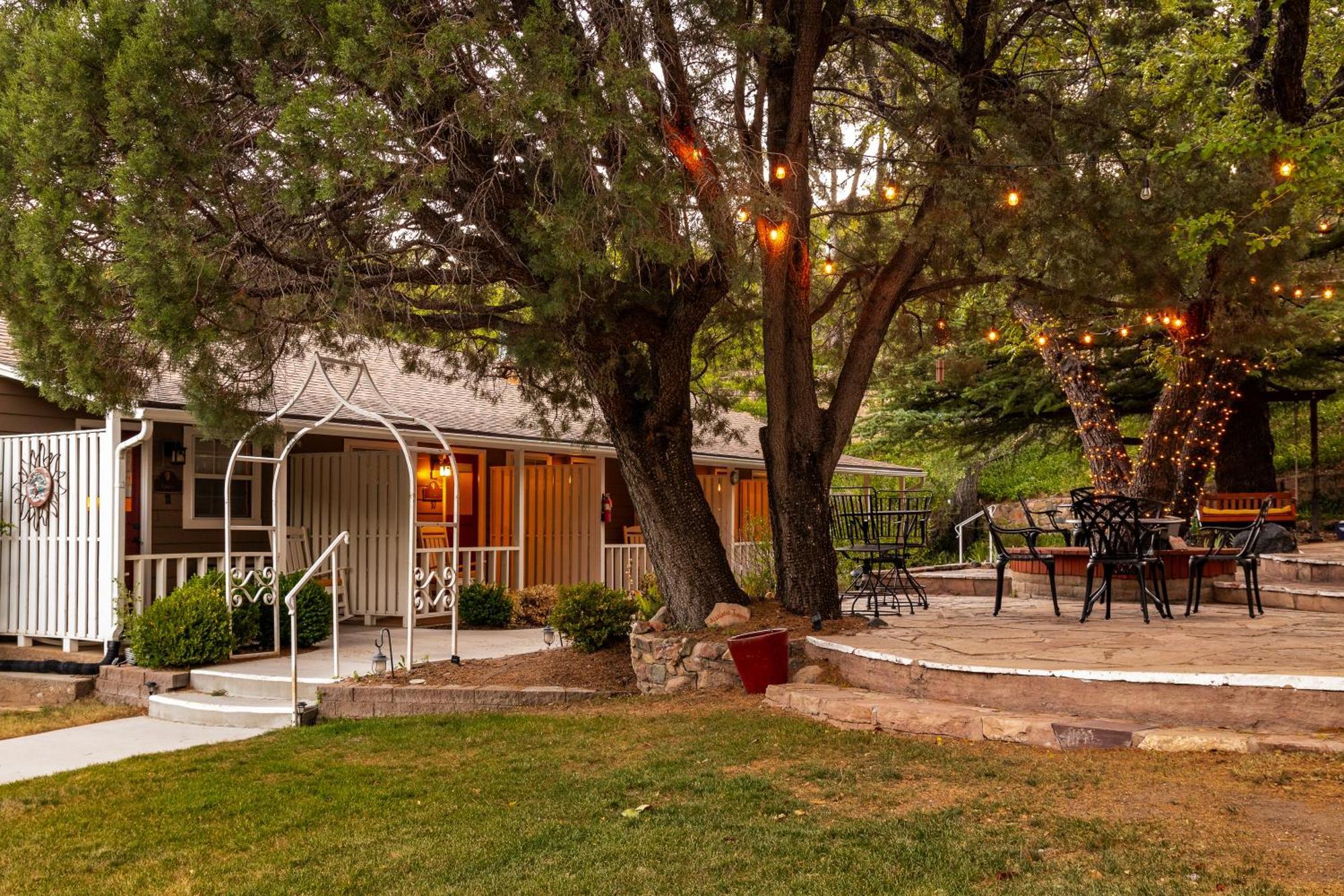 Prescott Pines Inn エクステリア 写真