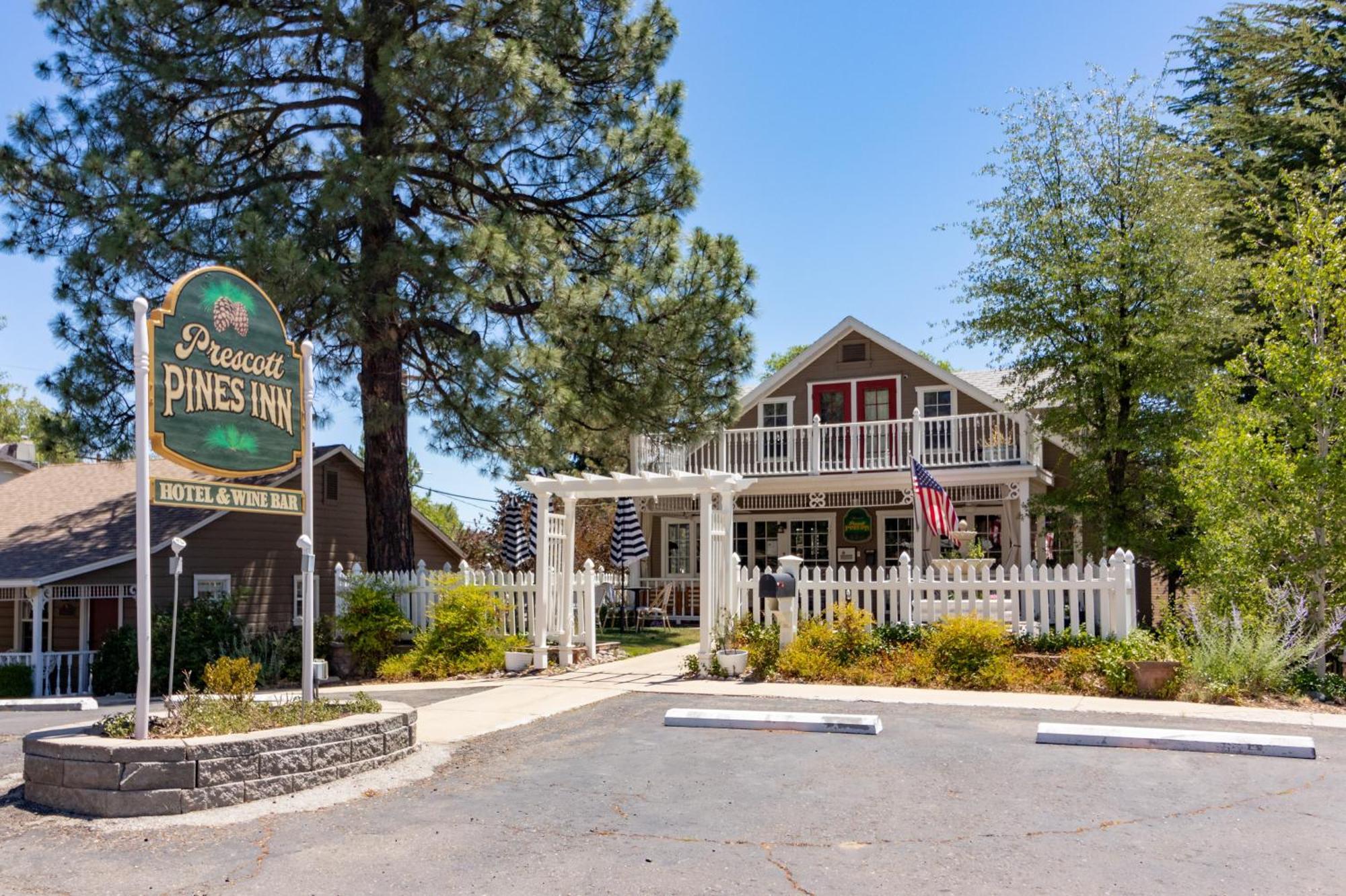 Prescott Pines Inn エクステリア 写真
