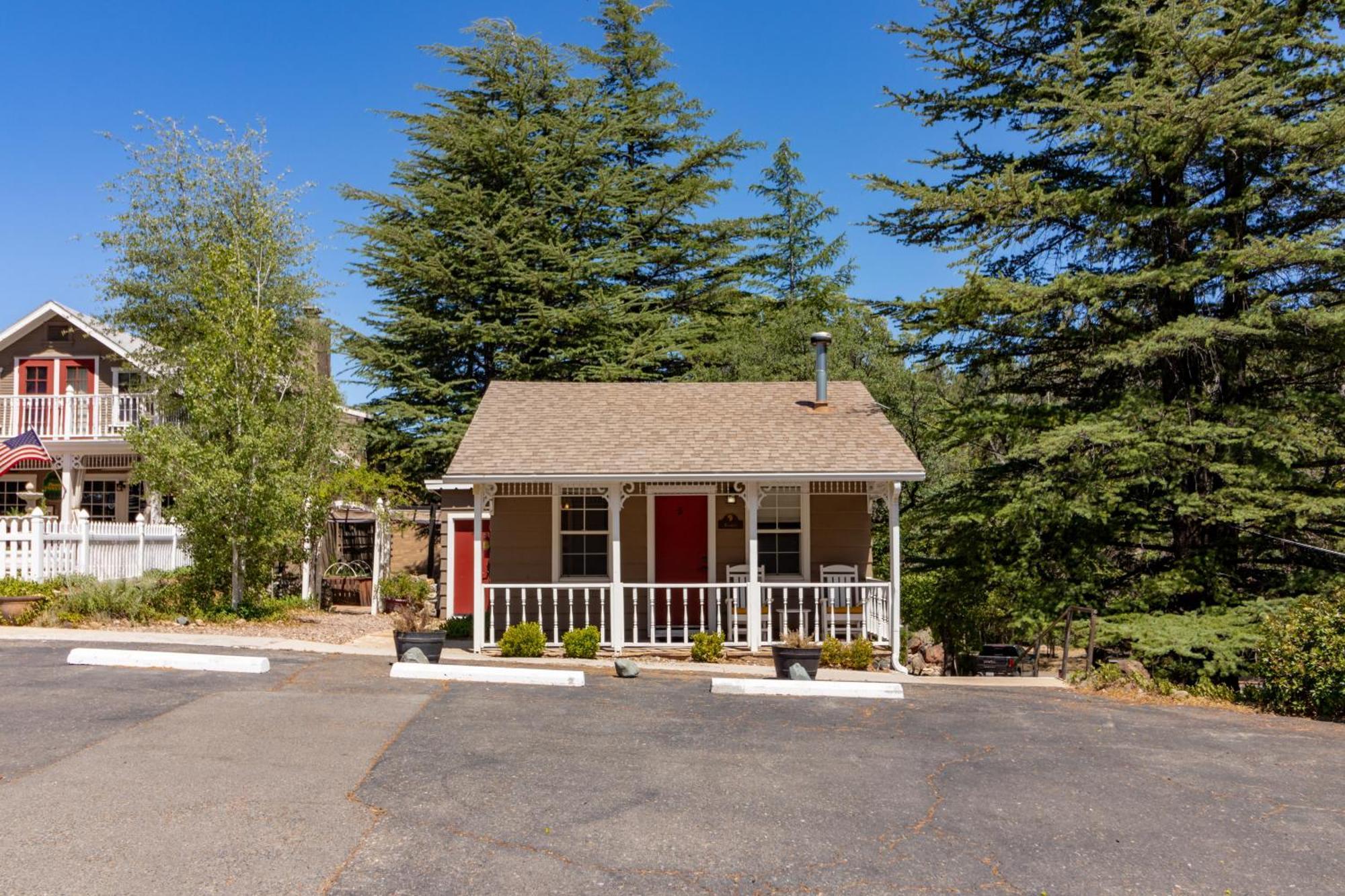 Prescott Pines Inn エクステリア 写真