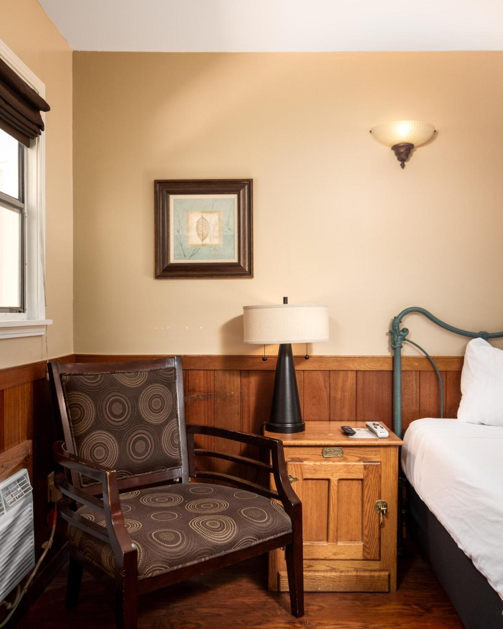 Prescott Pines Inn エクステリア 写真