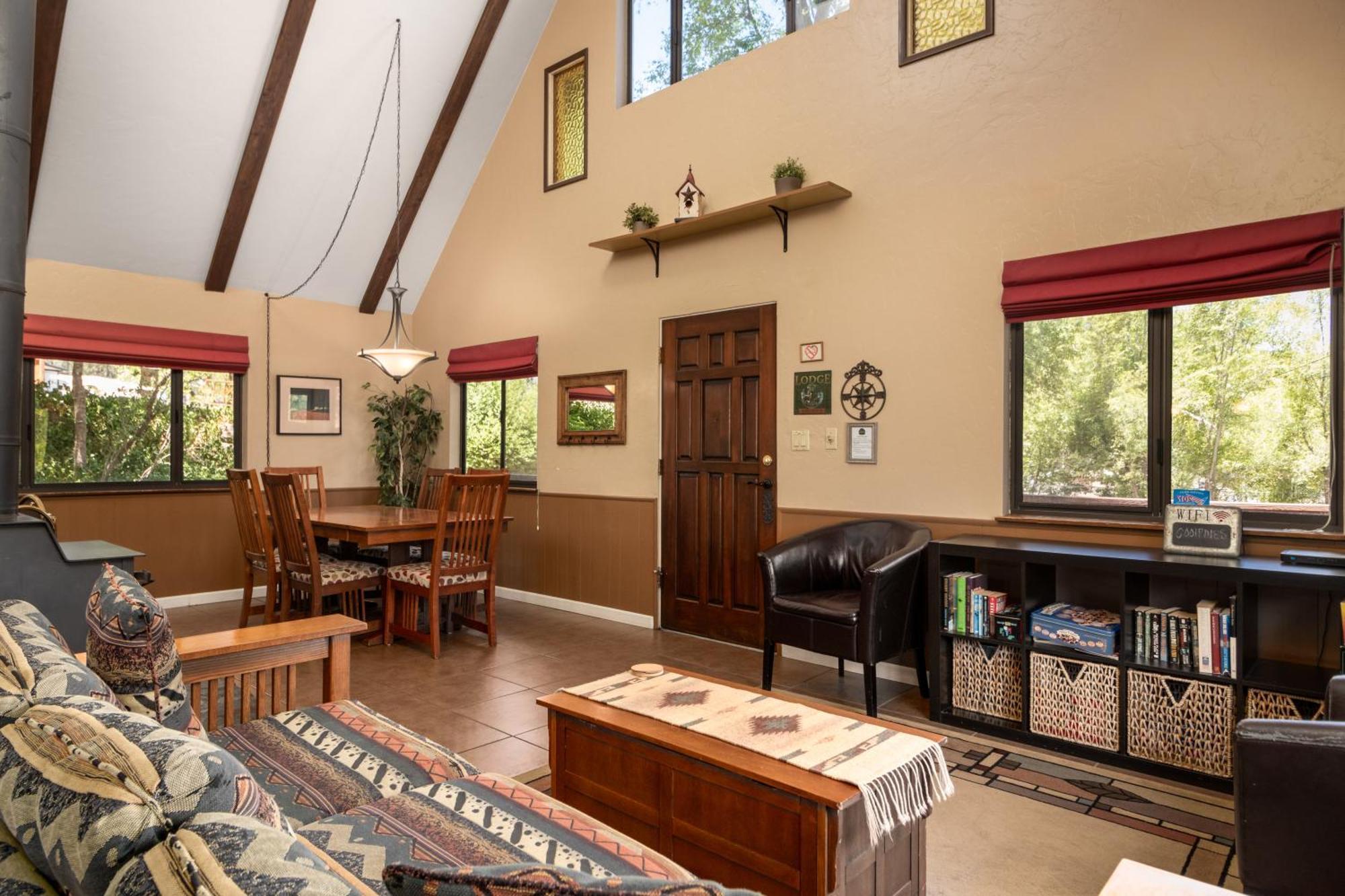 Prescott Pines Inn エクステリア 写真